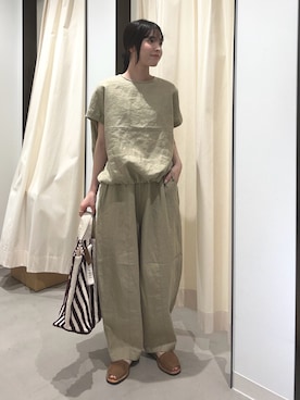 「かぐれ（カグレ）のリネンサークルプルオーバー（シャツ/ブラウス、ベージュ系）」を使った、内山千笑さん（レディース・160cm）の春コーディネート