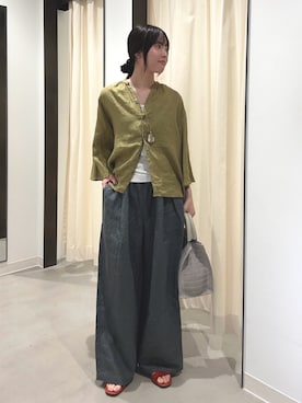 「かぐれ（カグレ）のリネンストレートイージーパンツ（その他パンツ、ブルー系）」を使った、内山千笑さん（レディース・160cm）の春コーディネート