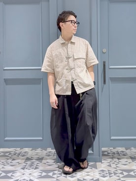 「RAGEBLUE（レイジブルー）のDESIGN SEAM WIDE CURVE PANTS/デザインシームワイドカーブパンツ（スラックス、ブラック系）」を使った、はいねさん（メンズ・165cm）の夏コーディネート