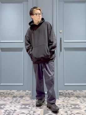 「デート/ロマンティック」｜「アイテム（スウェットパンツ）」を使った、はいねさん（メンズ・165cm）の秋コーディネート