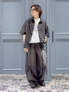 「RAGEBLUE（レイジブルー）のARCH FRINGE DENIM BARREL BUGGY PANTS/アーチフリンジデニムバレルバギーパンツ（デニムパンツ、ブラック系）」を使った、はいねさん（メンズ・165cm）の夏コーディネート