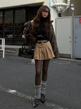 「アイテム（レッグウォーマー）」を使った、タカハシモエさん（レディース・162cm）の秋コーディネート