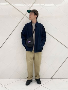 「PENNEYS（ぺニーズ）の『別注』PENNEYS×DOORS　THE FOX 天竺 Long-Sleeve T-Shirts（Tシャツ/カットソー）」を使った、山﨑 亮太さん（メンズ・172cm）の秋コーディネート