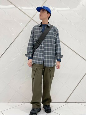 「YAKPAK（ヤックパック）の『別注』YAKPAK×DOORS　SHOULDER BAG（ショルダーバッグ）」を使った、山﨑 亮太さん（メンズ・172cm）の夏コーディネート