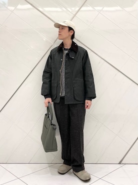 「URBAN RESEARCH DOORS（アーバンリサーチドアーズ）のウールブレンドネップワンタックパンツ（その他パンツ）」を使った、山﨑 亮太さん（メンズ・172cm）の秋コーディネート