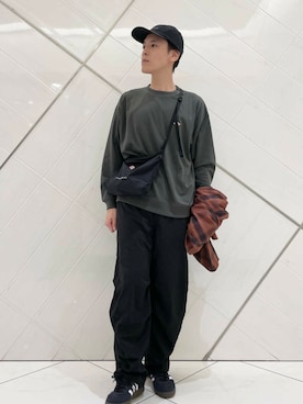 「アイテム（スウェット）」を使った、山﨑 亮太さん（メンズ・172cm）の夏コーディネート