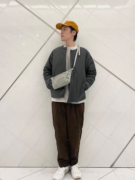 「アイテム（ダウンジャケット/コート）」を使った、山﨑 亮太さん（メンズ・172cm）の秋コーディネート