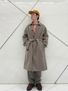 「寒い」｜「アイテム（ステンカラーコート）」を使った、山﨑 亮太さん（メンズ・172cm）の秋コーディネート