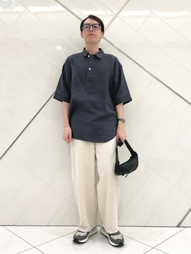 「SENSE OF PLACE by URBAN RESEARCH（センスオブプレイスバイアーバンリサーチ）の『セットアップ対応』 フラワーデニムワイドパンツ（デニムパンツ）」を使った、山﨑 亮太さん（メンズ・172cm）の春コーディネート