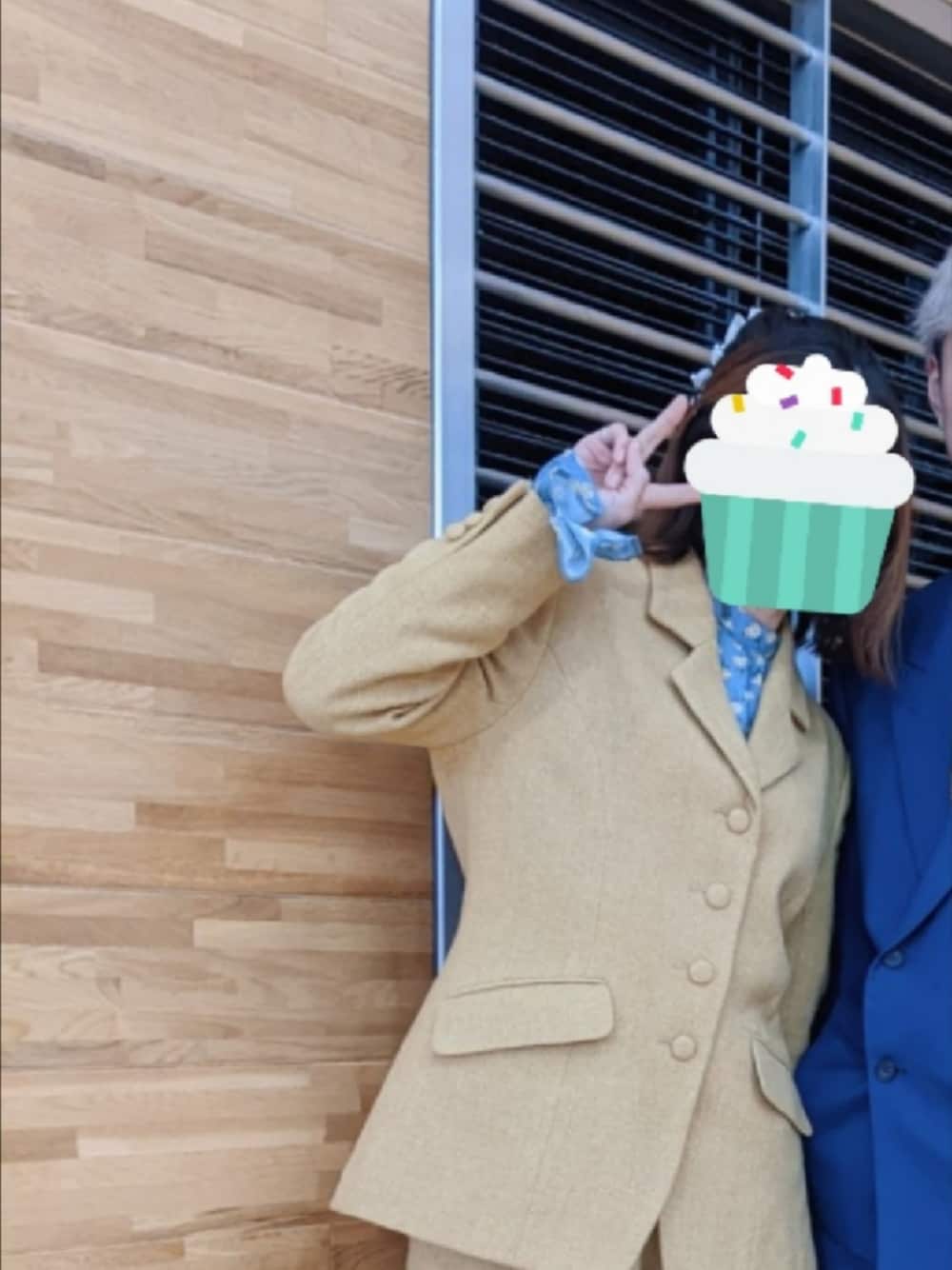 「春のおしゃ見えテクニック」｜「MERLOTのアイテム（シャツ/ブラウス、ブルー系）」を使った、tadamayu111さん（レディース・165cm）の春コーディネートの1枚目の写真