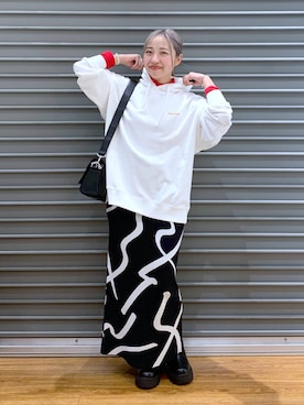 「アイテム（パーカー、ホワイト系）」を使った、daharalepsimさん（レディース・151cm）の冬コーディネート