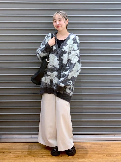 新品タグ付き　LEPSIM 5ゲージ柄シャギーVカーディガン　ライトベージュ LEPSIM｜5ゲージ柄シャギーVカーディガン | Rakuten Fashion(楽天