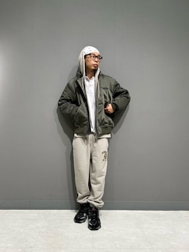 「AVIREX（アヴィレックス）のアイテム（スウェットパンツ）」を使った、かんさん（メンズ・173cm）の秋コーディネート