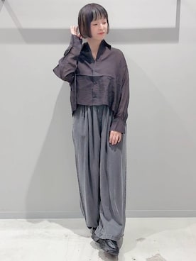 「GLOBAL WORK（グローバルワーク）のシルキータッチシアークロップドシャツ/636682（シャツ/ブラウス、ブラック系）」を使った、yochiko713さん（レディース・148cm）の春コーディネート