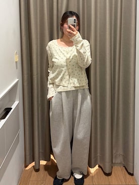 「LOWRYS FARM（ローリーズファーム）のカットイージーカーブパンツ 292362（スウェットパンツ、グレー系）」を使った、kumadayoooさん（レディース）の秋コーディネート