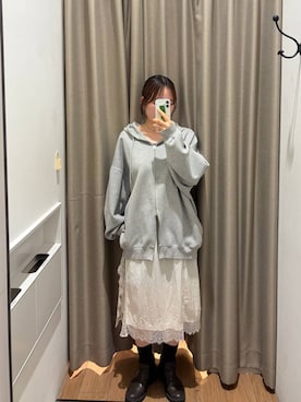 「LOWRYS FARM（ローリーズファーム）のＢＩＧＺＩＰフーディ　 452864（パーカー、グレー系）」を使った、kumadayoooさん（レディース）の夏コーディネート
