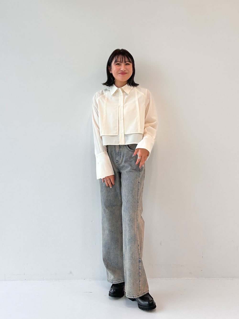 PUBLIC TOKYO オーバーヨーククロップドシャツ ホワイト　長袖シャツ PUBLIC TOKYO オーバーヨーククロップドシャツ ホワイト 長袖