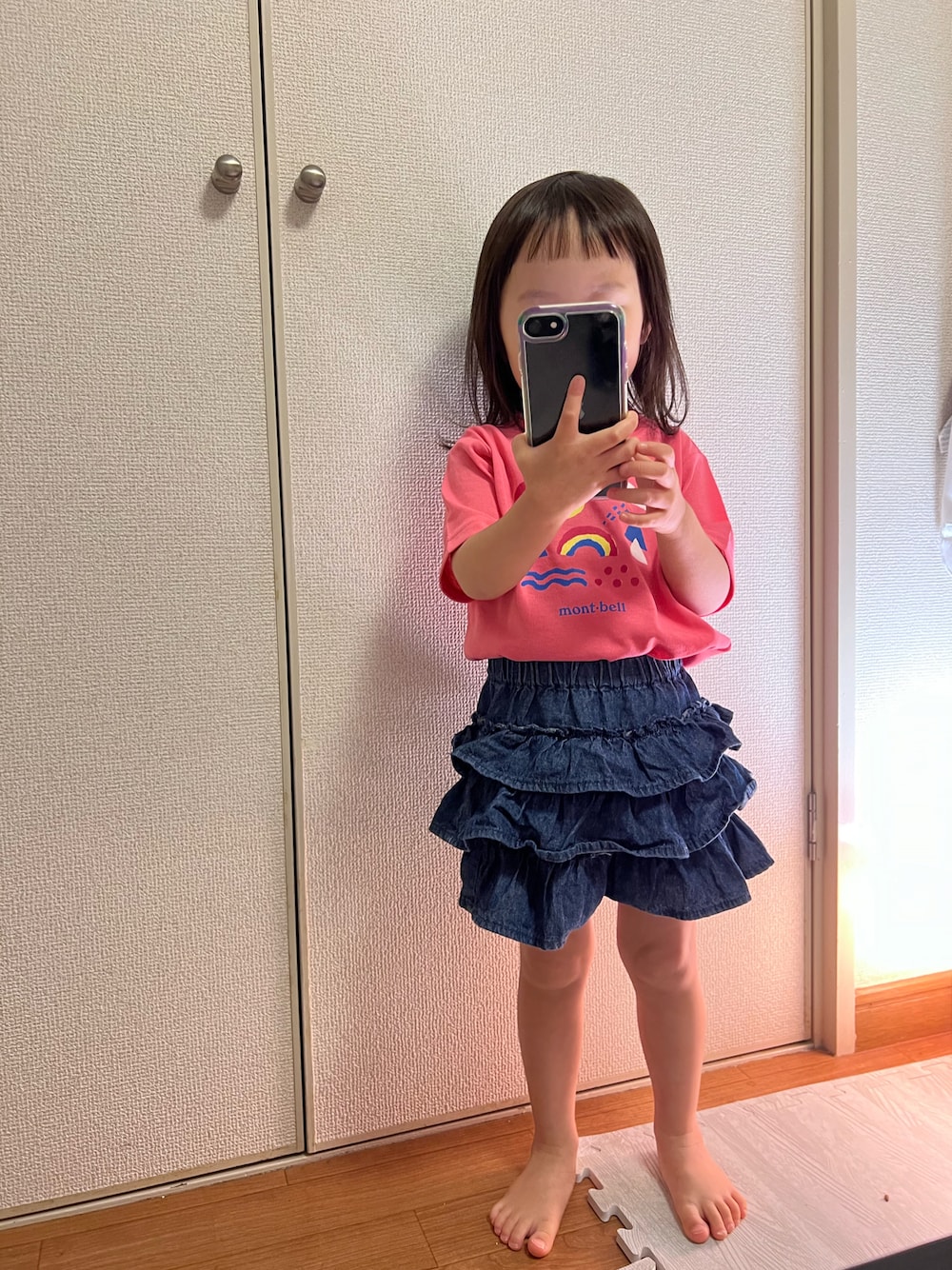「MARKEY'Sのアイテム（デニムスカート、ブルー系）」を使った、maimaiさん（キッズ・90cm）の春コーディネートの1枚目の写真