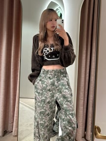 HELLO KITTYコラボ】カモフラワークパンツ｜カルナムール（CALNAMUR