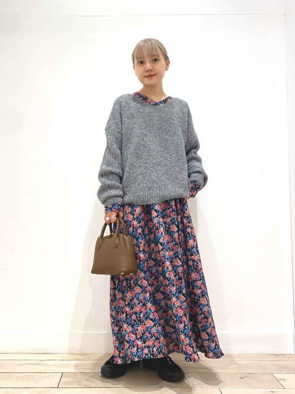 高山都×DOORS』カラーフラワープリントワンピースを使った人気