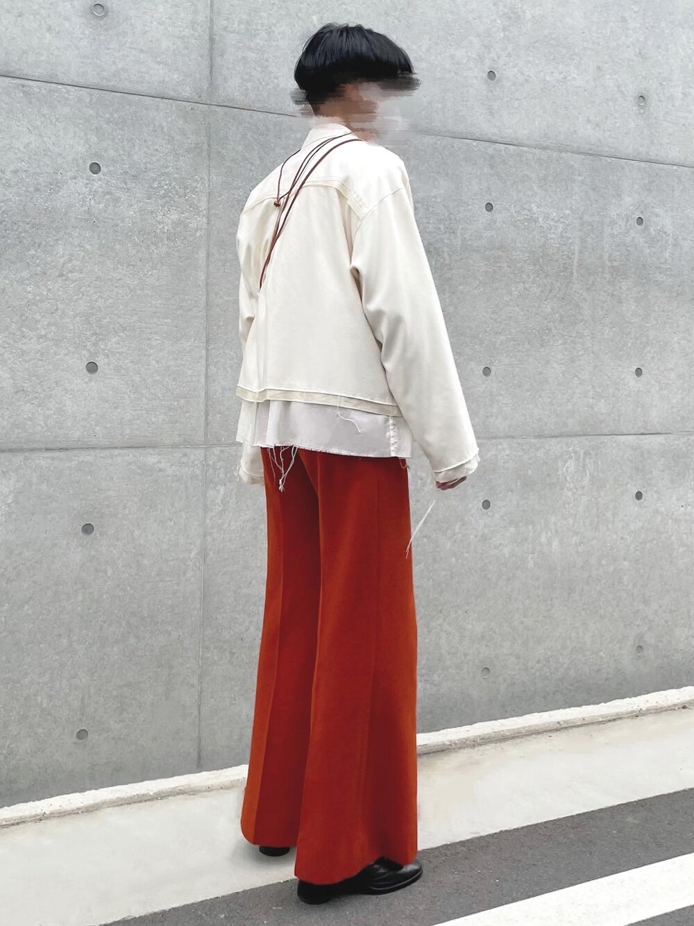 「midorikawa、Maison Margiela、sunsea、フレアパンツ」｜「Midorikawaのアイテム（ジャケット/アウター、ベージュ系）」を使った、ryunosukeさん（メンズ・170cm）の夏コーディネートの1枚目の写真