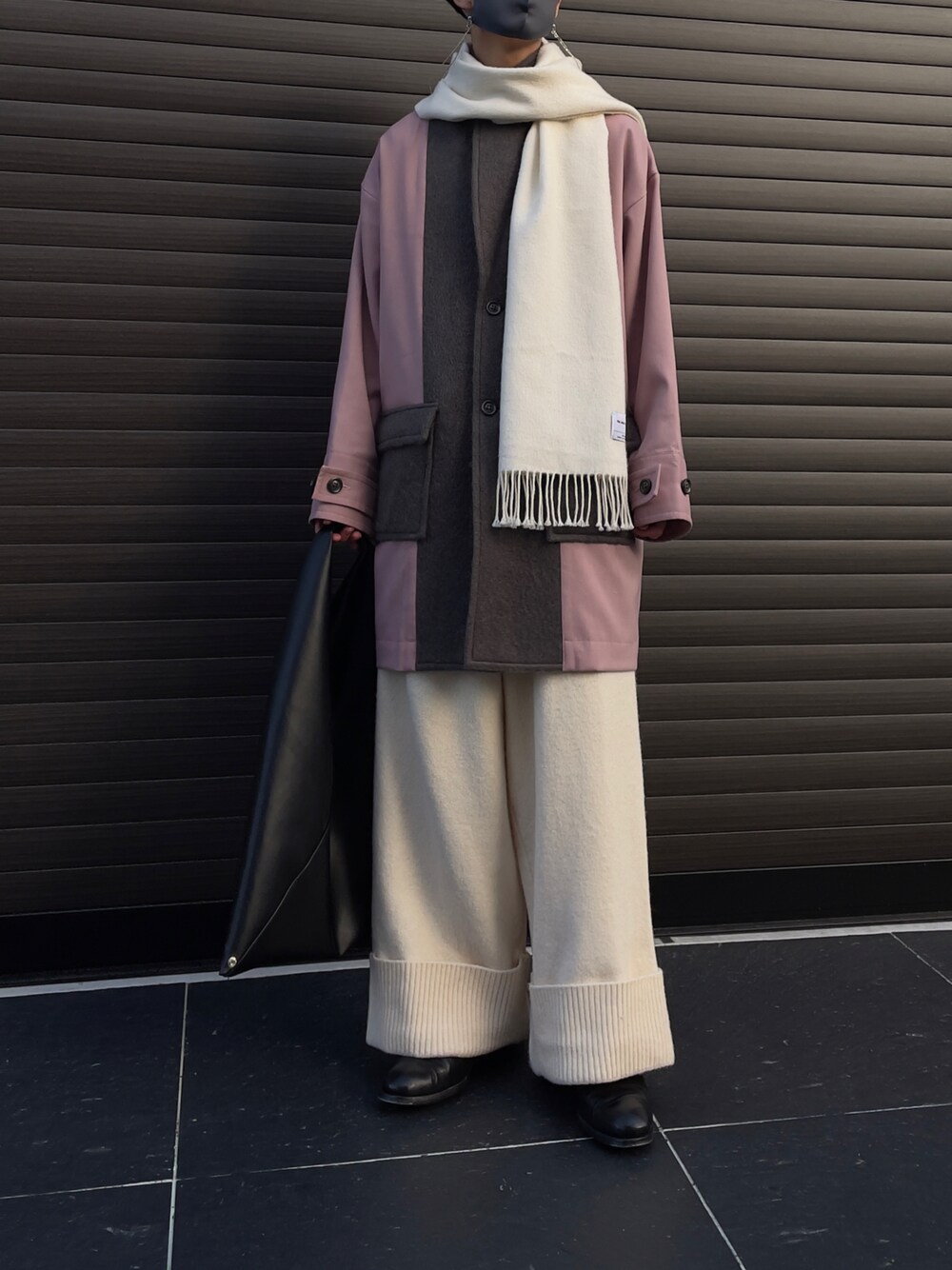 「きれいめカジュアル、オトナカジュアル、ワイドパンツ、ビッグシルエット、ootd、リブパンツ、テーラードジャケット、ジャケット、ニット、冬コーデ」｜「Quatorzeのアイテム（テーラードジャケット、ピンク系）」を使った、ryunosukeさん（メンズ・170cm）の冬コーディネートの1枚目の写真