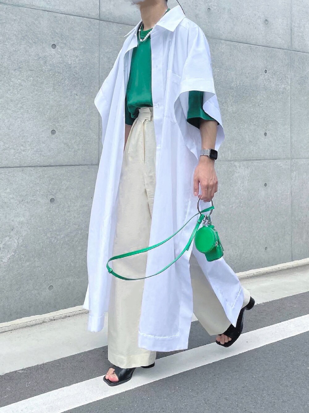 「HED MAYNER、ヘドメイナー、ロングシャツ、TOIRONIER、トワロニエ、maisonspecial、chuclla、メゾンスペシャル」｜「HED MAYNERのアイテム（シャツ/ブラウス、ホワイト系）」を使った、ryunosukeさん（メンズ・170cm）の夏コーディネートの1枚目の写真
