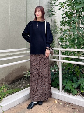 「アイテム（スリッポン）」を使った、ERIKAさん（レディース・161cm）の秋コーディネート