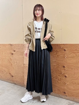 「アイテム（マウンテンパーカー）」を使った、ERIKAさん（レディース・161cm）の秋コーディネート