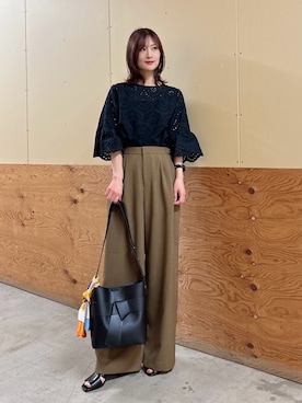「ITEMS URBANRESEARCH（アイテムズ アーバンリサーチ）のスカラップスリーブレースブラウス（シャツ/ブラウス、ブラック系）」を使った、ERIKAさん（レディース・161cm）の夏コーディネート