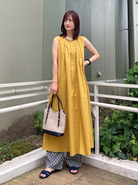 「URBAN RESEARCH DOORS（アーバンリサーチドアーズ）のプリントストレートイージーパンツ（その他パンツ、ブルー系）」を使った、ERIKAさん（レディース・161cm）の夏コーディネート