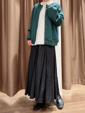 「ダンボール素材」｜「アイテム（スウェット）」を使った、ERIKAさん（レディース・161cm）の冬コーディネート