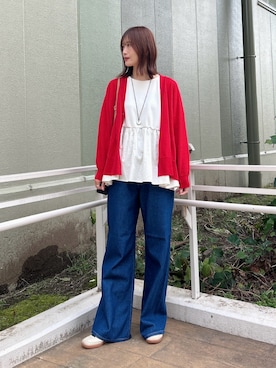 「ITEMS URBANRESEARCH（アイテムズ アーバンリサーチ）のVネックオーバーカーディガン(楽着シリーズ)（ニット/セーター、レッド系）」を使った、ERIKAさん（レディース・161cm）の春コーディネート