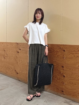「ITEMS URBANRESEARCH（アイテムズ アーバンリサーチ）のドッキングフリルTシャツ（Tシャツ/カットソー、ホワイト系）」を使った、ERIKAさん（レディース・161cm）の夏コーディネート