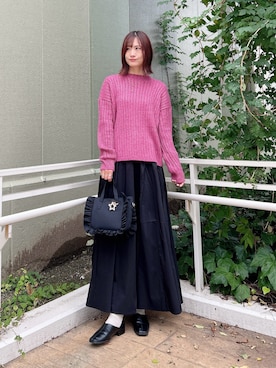 「アイテム（スリッポン）」を使った、ERIKAさん（レディース・161cm）の秋コーディネート