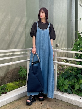 「ITEMS URBANRESEARCH（アイテムズ アーバンリサーチ）の綿麻デニムキャミワンピース（ワンピース、ブルー系）」を使った、ERIKAさん（レディース・161cm）の夏コーディネート