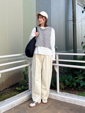 「ITEMS URBANRESEARCH（アイテムズ アーバンリサーチ）のカギバリニット×ロングTシャツ（Tシャツ/カットソー、グレー系）」を使った、ERIKAさん（レディース・161cm）の春コーディネート