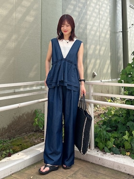 「URBAN RESEARCH Sonny Label（アーバンリサーチサニーレーベル）のペプラムフリルアソートオールインワン（つなぎ/オールインワン、ブルー系）」を使った、ERIKAさん（レディース・161cm）の夏コーディネート