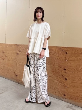 「ITEMS URBANRESEARCH（アイテムズ アーバンリサーチ）のアイテム（Tシャツ/カットソー）」を使った、ERIKAさん（レディース・161cm）の夏コーディネート
