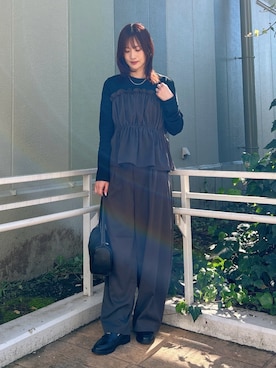 「アイテム（セットアップ、グレー系）」を使った、ERIKAさん（レディース・161cm）の秋コーディネート