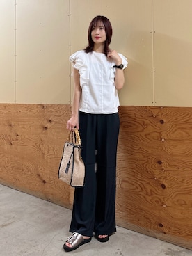 「URBAN RESEARCH（アーバンリサーチ）のフリルスリーブブラウス（シャツ/ブラウス、ホワイト系）」を使った、ERIKAさん（レディース・161cm）の夏コーディネート