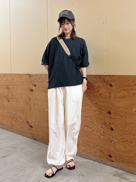 「URBAN RESEARCH DOORS（アーバンリサーチドアーズ）のワッシャーカットドルマンプルオーバー（Tシャツ/カットソー、グレー系）」を使った、ERIKAさん（レディース・161cm）の夏コーディネート