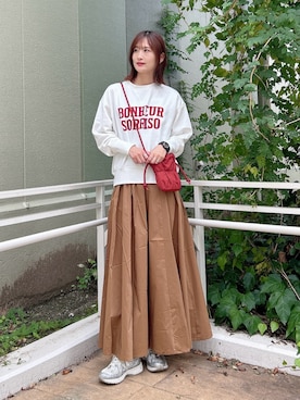 「ITEMS URBANRESEARCH（アイテムズ アーバンリサーチ）のウエストギャザースカート（スカート）」を使った、ERIKAさん（レディース・161cm）の秋コーディネート