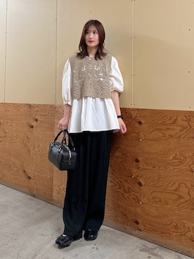 「URBAN RESEARCH DOORS（アーバンリサーチドアーズ）のトロミタックギャザーパンツ（その他パンツ、ブラック系）」を使った、ERIKAさん（レディース・161cm）の秋コーディネート