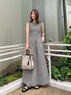 「ITEMS URBANRESEARCH（アイテムズ アーバンリサーチ）の『洗濯可』ワイドノースリーブニット（ニット/セーター、グリーン系）」を使った、ERIKAさん（レディース・161cm）の夏コーディネート