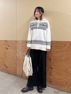 「SMELLY（スメリー）のシャギービーニー（ニットキャップ/ビーニー）」を使った、ERIKAさん（レディース・161cm）の冬コーディネート