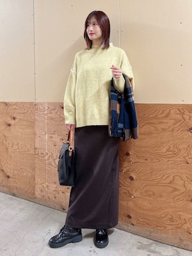 「アイテム（マフラー）」を使った、ERIKAさん（レディース・161cm）の秋コーディネート