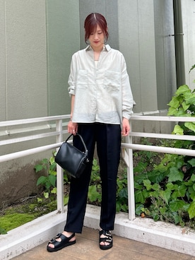 「ITEMS URBANRESEARCH（アイテムズ アーバンリサーチ）のシアーポケットスキッパーシャツ（シャツ/ブラウス、グリーン系）」を使った、ERIKAさん（レディース・161cm）の夏コーディネート