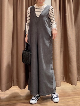 「キルティングバッグ」｜「アイテム（サロペット/オーバーオール）」を使った、ERIKAさん（レディース・161cm）の秋コーディネート