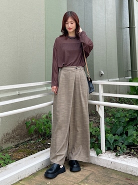 「RODE SKO（ロデスコ）のセンターステッチクロッグ（サンダル、ブラック系）」を使った、ERIKAさん（レディース・161cm）の秋コーディネート